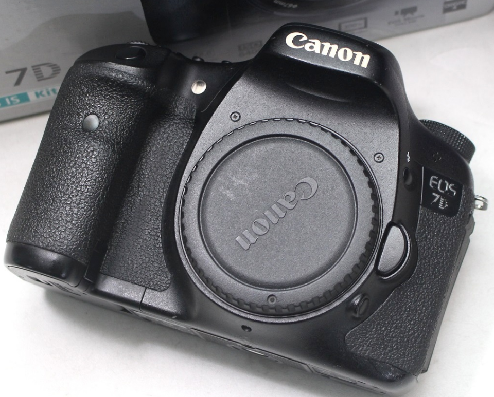 Cara Memperbaiki Kamera Digital Canon yang Mati Total